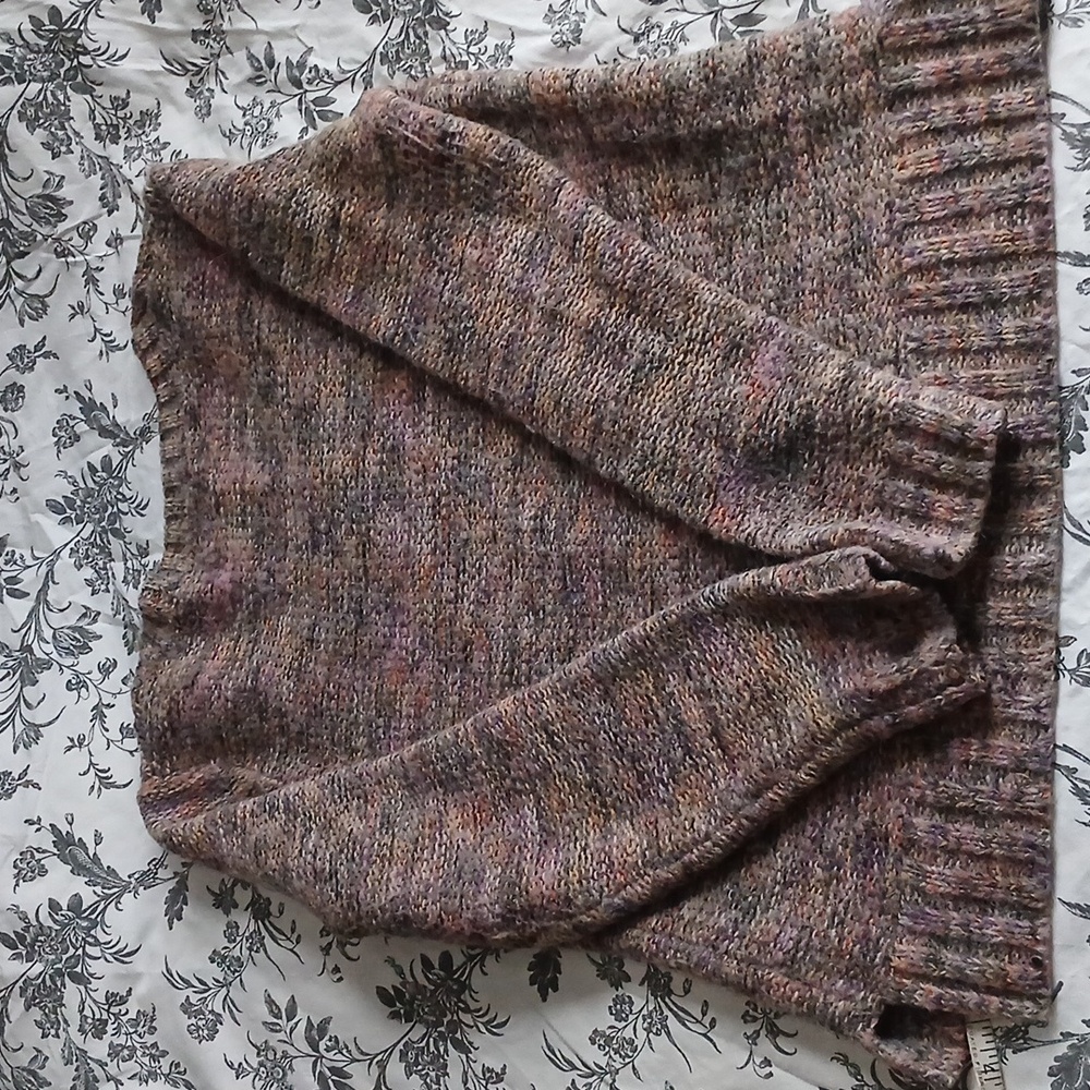 Mexx Sweater- Size medium - Picture 7 of 10